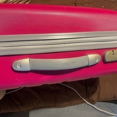 キャリーケース　小旅行　ピンクの画像