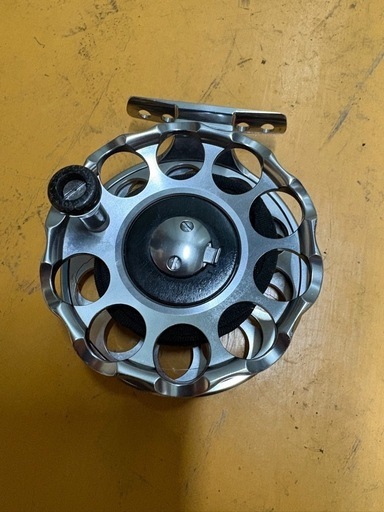 リョービ　メタロイヤルヘチ85 へち釣り　タイコリール