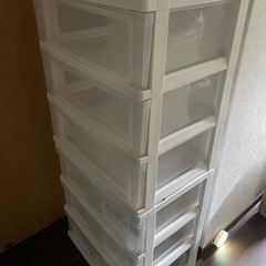 【お譲りします
】プラスチック衣装ケース 