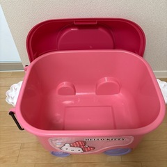 7月29日まで！ハローキティ　窓付おもちゃ箱 キャスター付き 収納ボックスの画像
