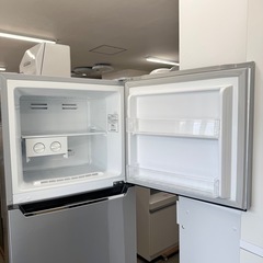 【超美品‼️】ハイセンス 227Lノンフロン冷凍冷蔵庫 2017年製 シルバー♪の画像