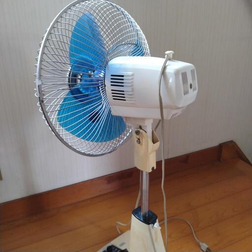 ジャンク品　動作未確認　レトロ扇風機　HITATI Yahoo!オークション - 【ジャンク】昭和レトロ 扇風機 日立 H
