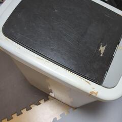 足踏みペダル付きゴミ箱