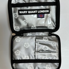 MARY QUANT ポーチ2個セットの画像