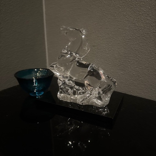 バカラ 馬 置物 バカラ 干支 午 馬 クリスタル 置物 フィギュ