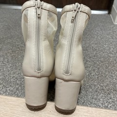 【8月中に処分】GU シースルーブーツ　Mサイズの画像