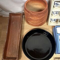 【B75】洋食器/ケトル/花器/まとめ/ティー・コーヒーカップセット/ミート皿/花瓶/花皿などの画像