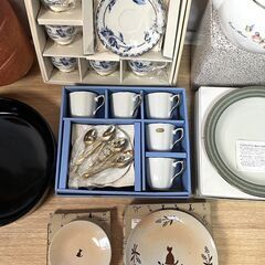 【B75】洋食器/ケトル/花器/まとめ/ティー・コーヒーカップセット/ミート皿/花瓶/花皿などの画像