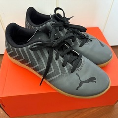 プーマ　フットサルシューズ
