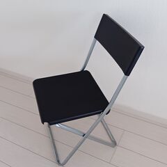 【引渡時100円返金】IKEA椅子  折り畳みチェア 黒 1脚　