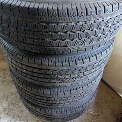 ハイエース用スチールホイール　タイヤ付