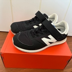 ニューバランススニーカー