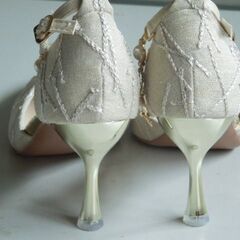 飾りアンクルストラップ付きセパレートパンプス（未使用）の画像