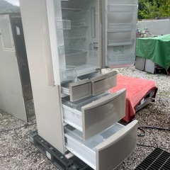 パナソニックのノンフロン冷凍冷蔵庫「NR-F556T-N形」の画像