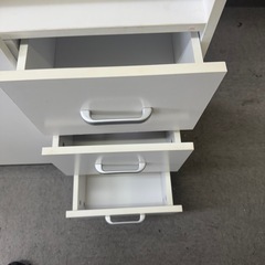 食器棚の画像