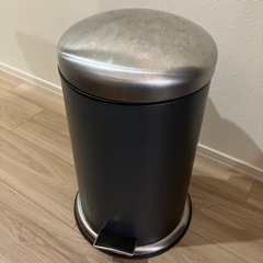 ゴミ箱の画像