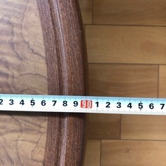 古い丸テーブル
の画像