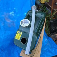 ガソリン携行缶 20L ほぼ未使用の画像