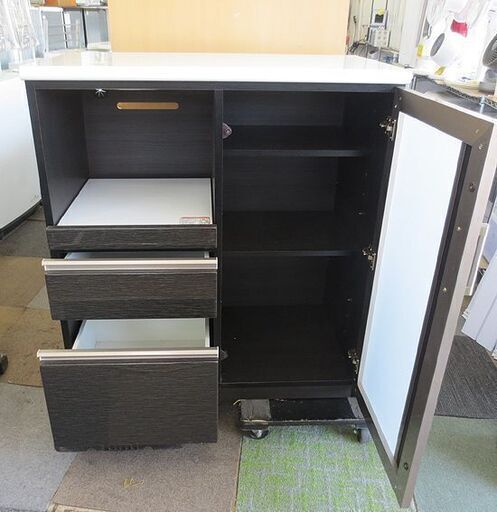 幅90cm ニトリ ミドルレンジボード  ダークブラウン 木目調 鏡面仕上げ  カウンター 食器棚 キッチンボード  札幌 北20条店