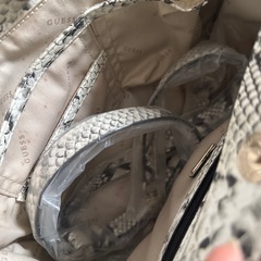 GUESS ほぼ未使用の画像