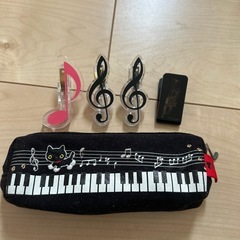 取引中　筆箱とクリップ 