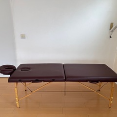 【美品】
折りたたみマッサージベッドの画像