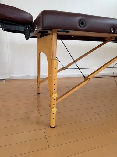 【美品】
折りたたみマッサージベッド