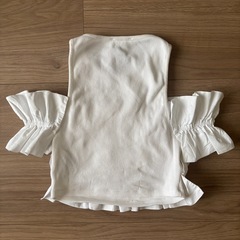 ZARA オフショルフリルトップスの画像