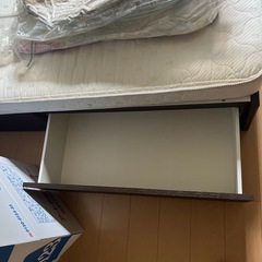 ニトリダブルベッド、マットの画像