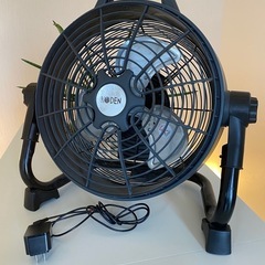 使いながら充電可能な据え置き型コードレス扇風機