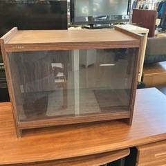 リサイクルウッドワイドガラスキャビネット 新品 ショーケース