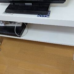 テレビ台　※写真に他のものも映っていますが、テレビ台のみのお渡しですの画像