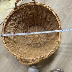 丸いカゴの画像