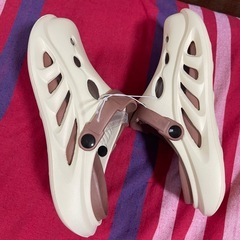ファッションプリント付きサンダルの画像