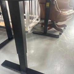手動昇降デスクの画像