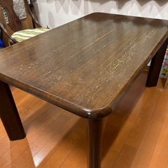 ダイニングテーブル
