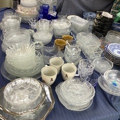 激安食器市
の画像