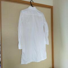 美品　ユニクロ　レディース　長袖　ロングシャツ　サイズM　白色の画像