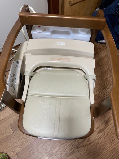 TOTO ウォシュレット付ポータブルトイレ