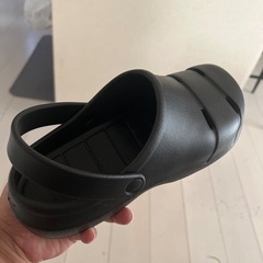 柔らかくて履き心地の良いサンダル。サイズ 27cmの画像