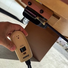 コタツ付きテーブルの画像