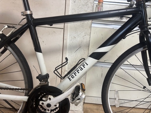 最適な価格 ferarriフェラーリクロスバイクWhite✖︎BLACK (はる) 東大阪の 自転車本体