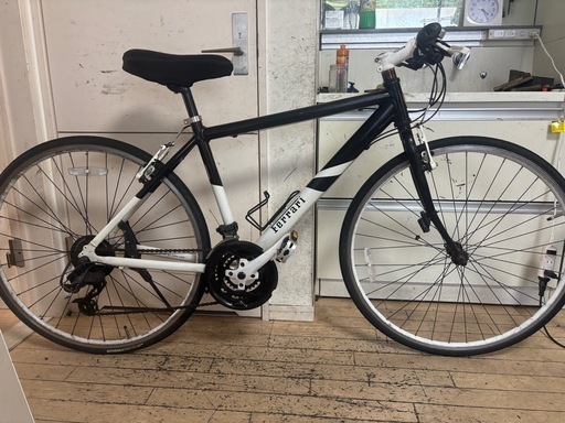 お歳暮 のし ferarriフェラーリクロスバイクWhite✖︎BLACK (はる) 東大阪の 自転車本体