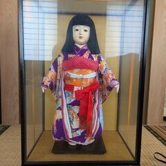 日本人形１体（ガラスケース入り）番号１