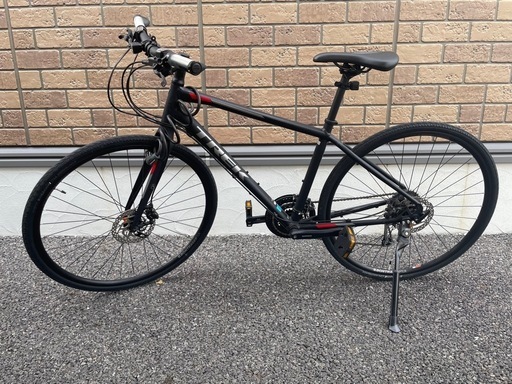 TREK FX3 2018 展示品のため付属品多数（空気入れ等）