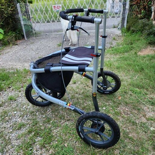 【Trionic Veloped】 北欧スウェーデン発の本格アウトドア対応歩行機 足の動きを妨げず 歩行本来のリズムを取り戻す