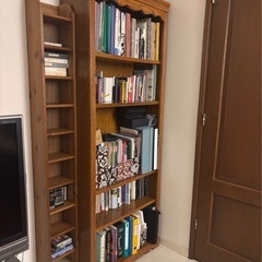 アメリカの木の木で作ったキャビネットとCDキャビネット