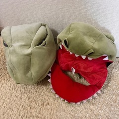 恐竜ヘッド被り物×2 USJの画像