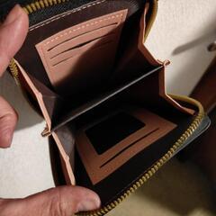 スマホバッグの画像