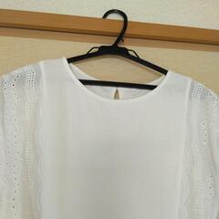 サマンサモスモス　半袖　白色　刺繍柄　フリーサイズの画像
